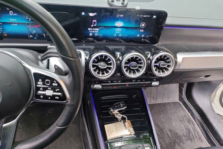 Used Mercedes-Benz GLB 2022 GLB 200 Stylish Edition Audio And AC Panel