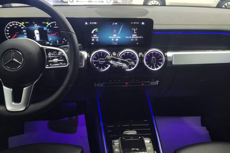 Used Mercedes-Benz GLB 2022 Refresh GLB 200 Dynamic Edition Audio And AC Panel