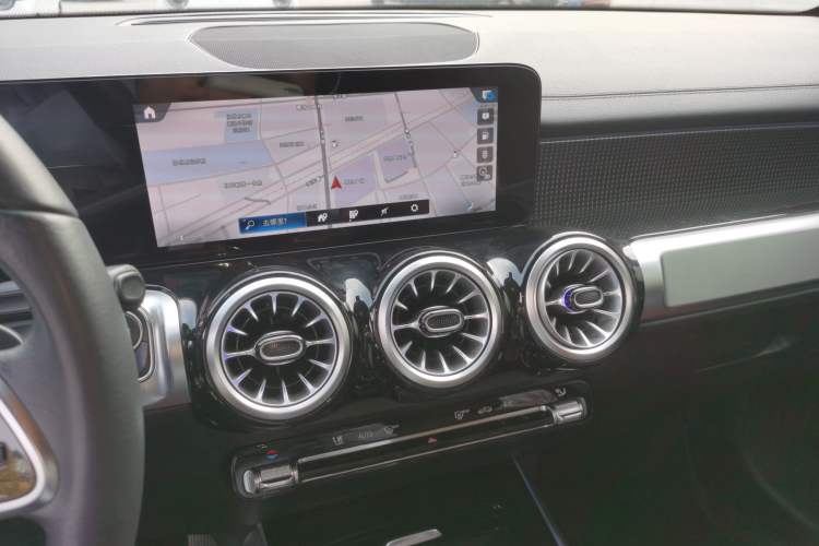 Used Mercedes-Benz GLB 2022 GLB 220 Dynamic Edition Audio And AC Panel