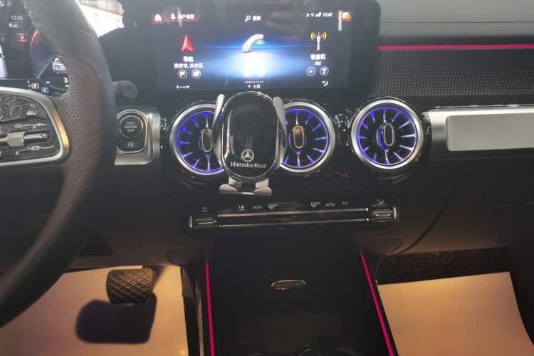 Used Mercedes-Benz GLB 2022 Refresh GLB 200 Dynamic Edition Audio And AC Panel