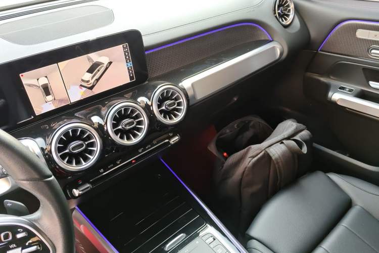 Used Mercedes-Benz GLB 2022 GLB 200 Dynamic Edition Audio And AC Panel