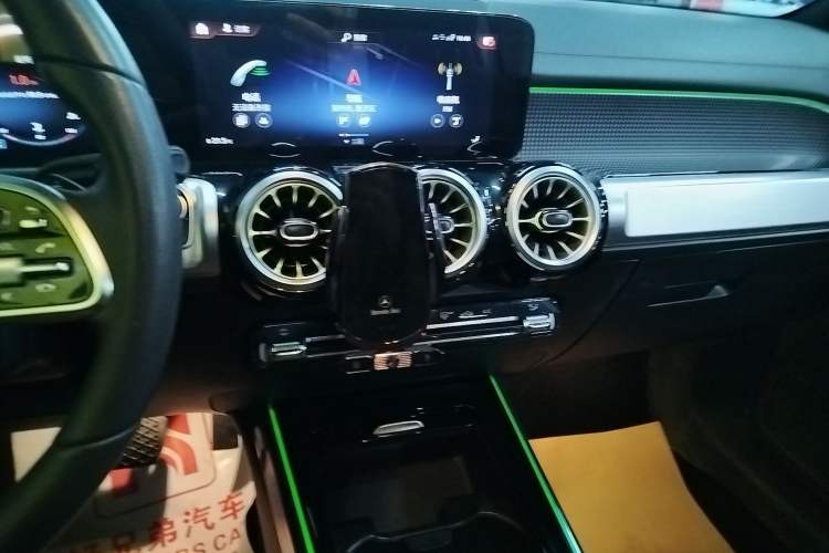 Used Mercedes-Benz GLB 2022 GLB 220 Dynamic Edition Audio And AC Panel