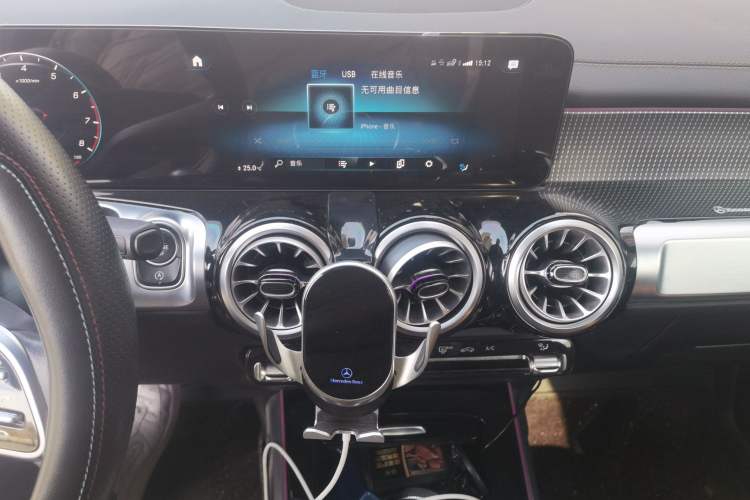 Used Mercedes-Benz GLB 2022 GLB 220 Dynamic Edition Audio And AC Panel