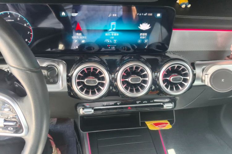 Used Mercedes-Benz GLB 2022 Second Facelift GLB 200 Fashion Edition Audio And AC Panel