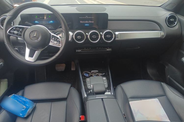 Used Mercedes-Benz GLB 2022 Second Facelift GLB 200 Dynamic Edition Center Console