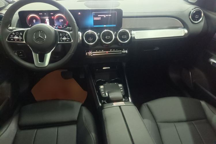 Used Mercedes-Benz GLB 2022 Second Facelift GLB 200 Fashion Edition Center Console