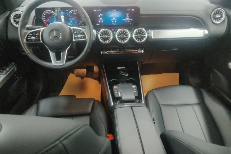 Used Mercedes-Benz GLB 2022 GLB 220 4MATIC Center Console