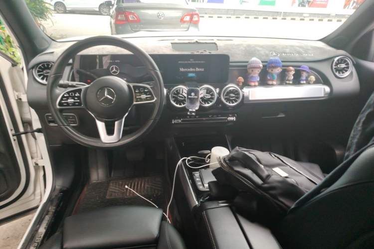 Used Mercedes-Benz GLB 2022 Updated GLB 200 Fashion Edition Center Console