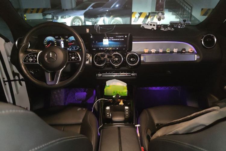 Used Mercedes-Benz GLB 2022 Second Facelift GLB 200 Dynamic Edition Center Console