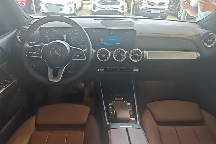 Used Mercedes-Benz GLB 2022 Refresh GLB 200 Dynamic Edition Center Console