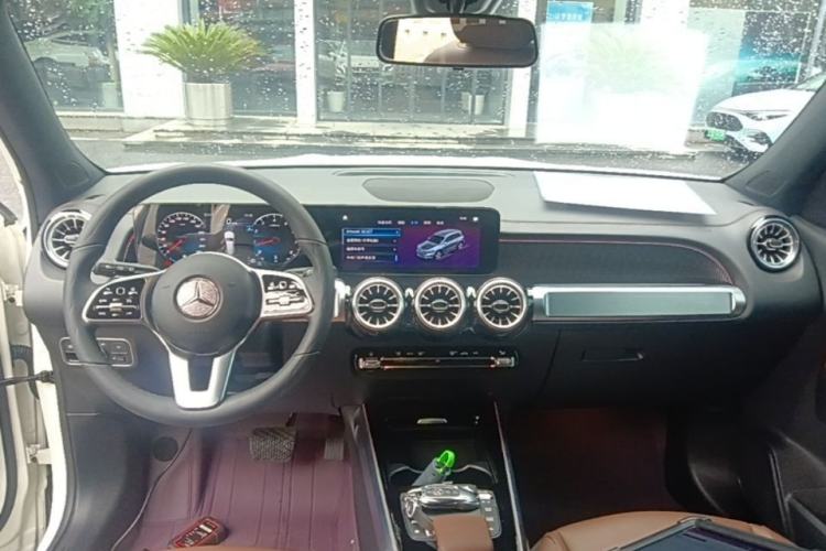 Used Mercedes-Benz GLB 2022 GLB 220 Dynamic Edition Center Console