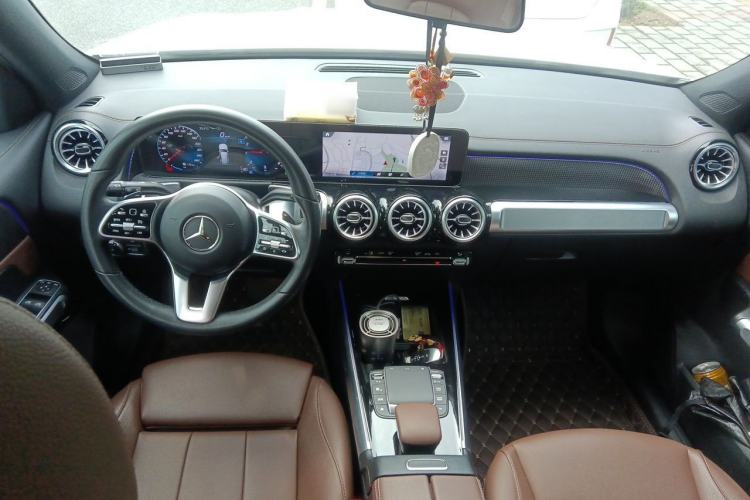 Used Mercedes-Benz GLB 2022 GLB 220 Fashion Model Center Console