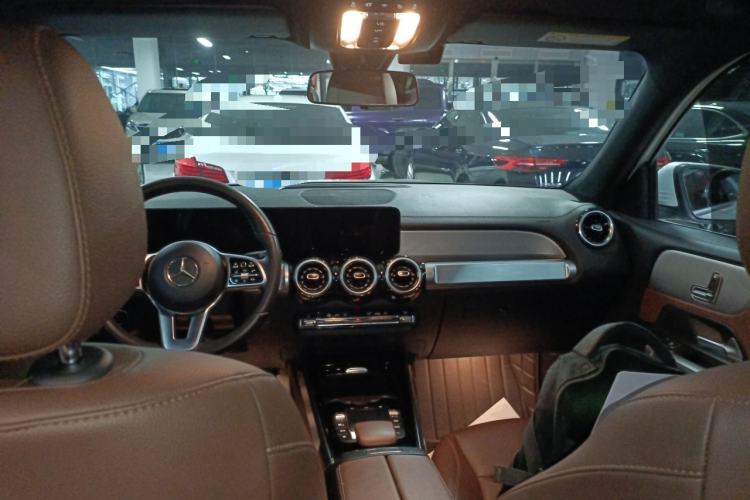 Used Mercedes-Benz GLB 2022 Second Facelift GLB 200 Fashion Edition Center Console