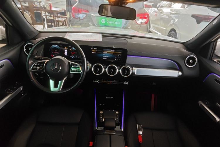 Used Mercedes-Benz GLB 2022 Second Facelift GLB 200 Fashion Edition Center Console