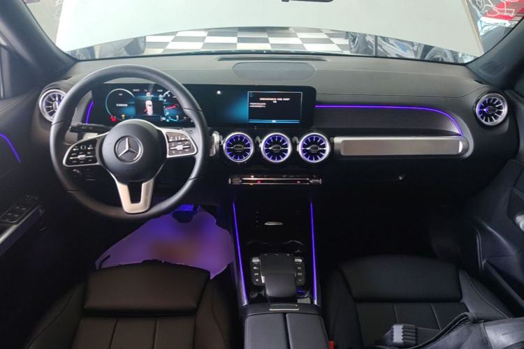 Used Mercedes-Benz GLB 2022 GLB 220 Fashion Model Center Console