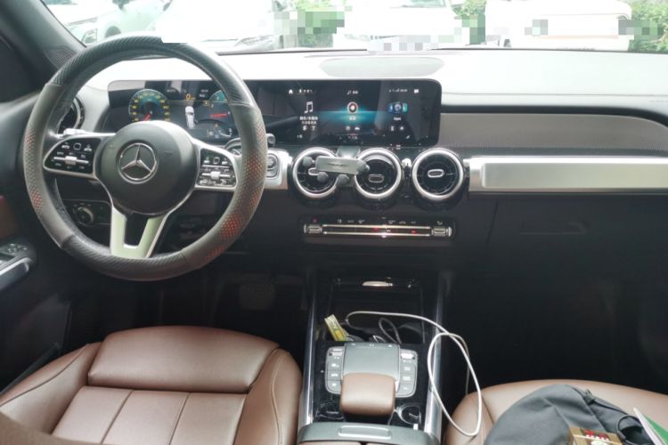 Used Mercedes-Benz GLB 2022 Second Facelift GLB 200 Fashion Edition Center Console