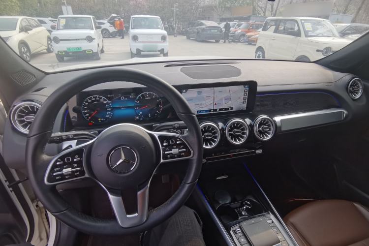 Used Mercedes-Benz GLB 2022 GLB 220 Dynamic Edition Center Console