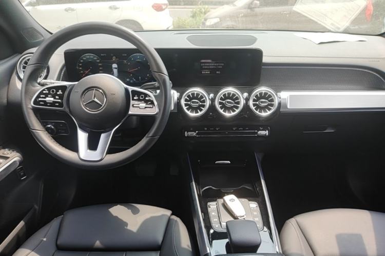 Used Mercedes-Benz GLB 2022 GLB 220 Fashion Model Center Console