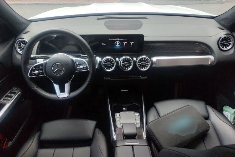 Used Mercedes-Benz GLB 2022 GLB 220 Fashion Model Center Console