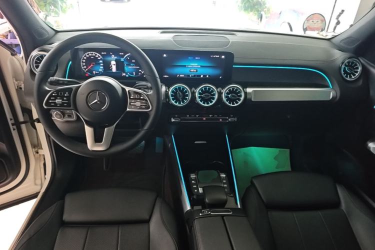 Used Mercedes-Benz GLB 2022 Updated GLB 200 Fashion Edition Center Console