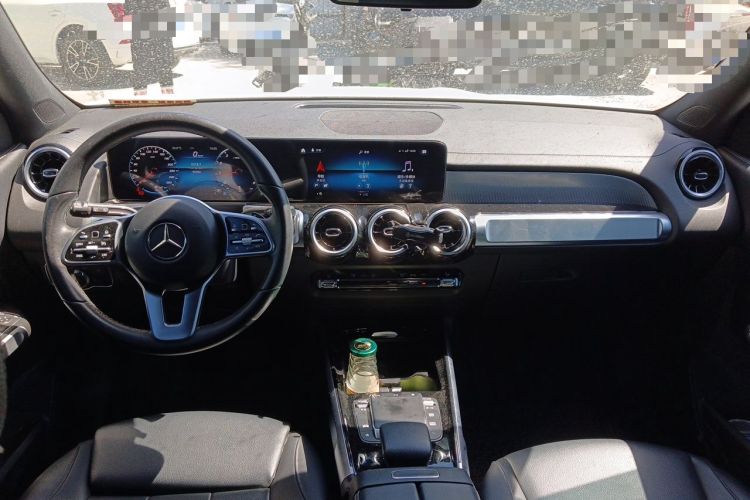 Used Mercedes-Benz GLB 2022 Second Facelift GLB 200 Dynamic Edition Center Console