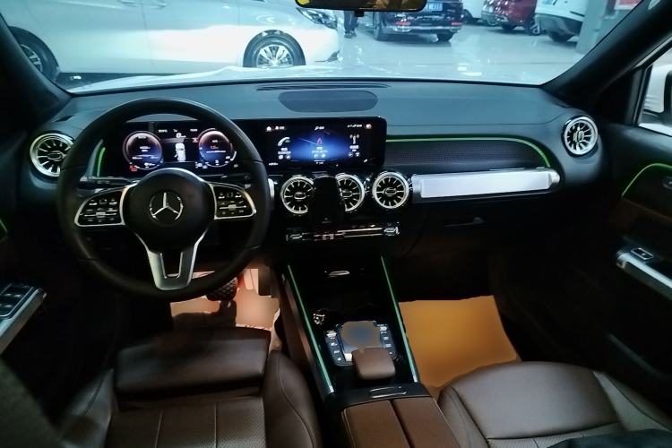 Used Mercedes-Benz GLB 2022 GLB 220 Dynamic Edition Center Console