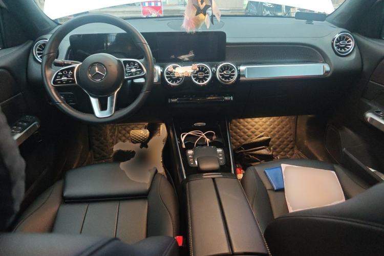Used Mercedes-Benz GLB 2022 GLB 220 Dynamic Edition Center Console