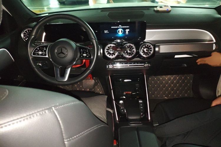 Used Mercedes-Benz GLB 2022 Refresh GLB 200 Dynamic Edition Center Console