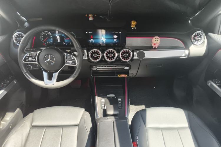 Used Mercedes-Benz GLB 2022 Second Facelift GLB 200 Fashion Edition Center Console