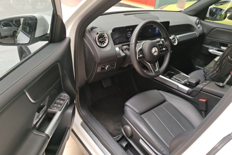 Used Mercedes-Benz GLB 2022 GLB 220 Dynamic Edition Driver Seat