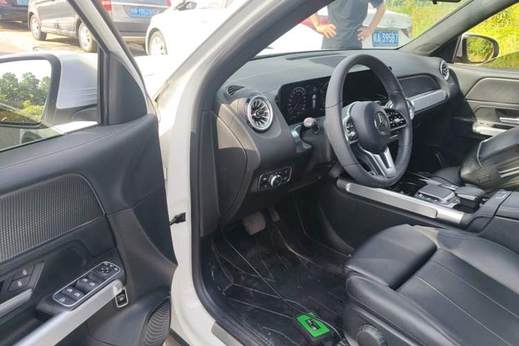 Used Mercedes-Benz GLB 2022 GLB 220 Dynamic Edition Driver Seat