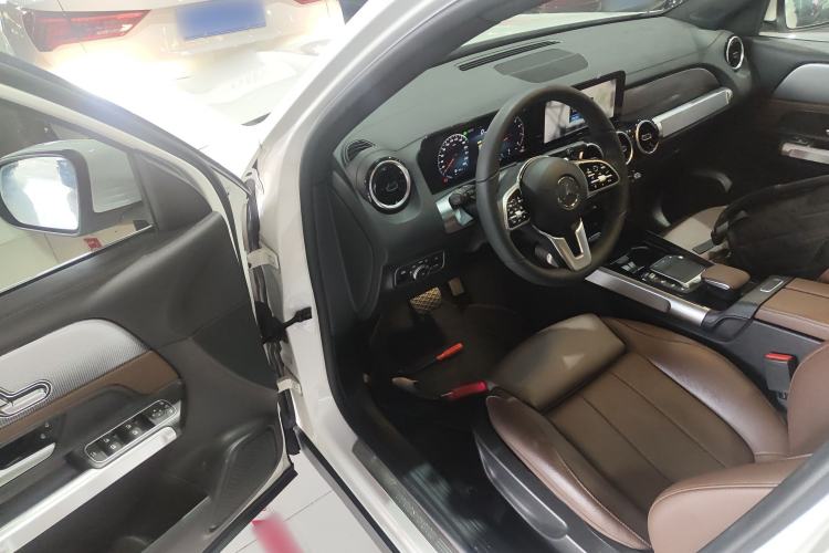 Used Mercedes-Benz GLB 2022 Second Facelift GLB 200 Fashion Edition Driver Seat