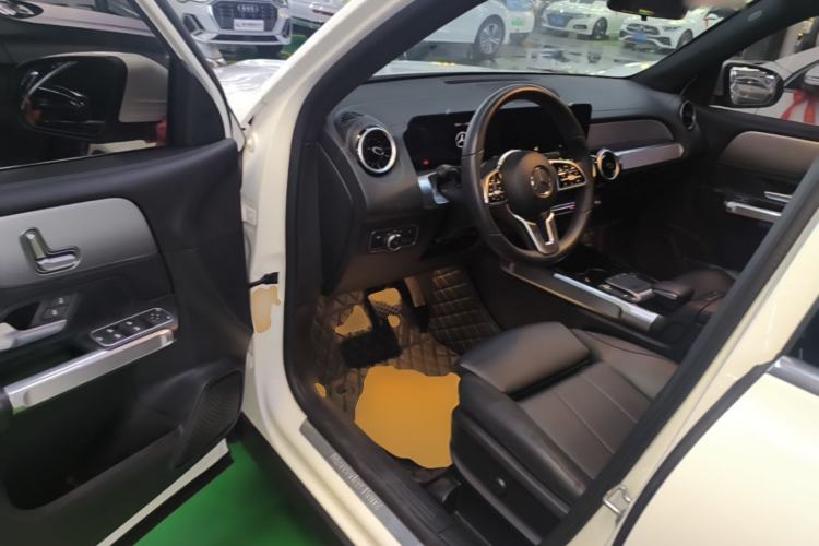 Used Mercedes-Benz GLB 2022 Second Facelift GLB 200 Dynamic Edition Driver Seat