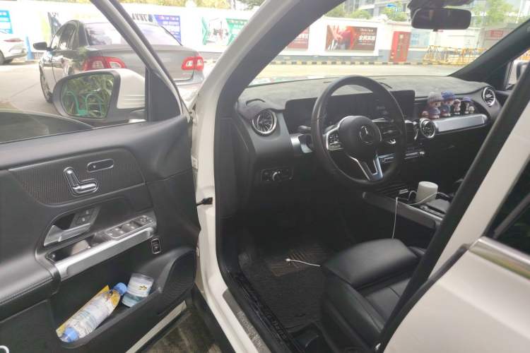 Used Mercedes-Benz GLB 2022 Updated GLB 200 Fashion Edition Driver Seat