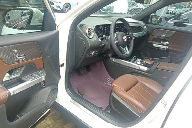 Used Mercedes-Benz GLB 2022 GLB 220 Dynamic Edition Driver Seat