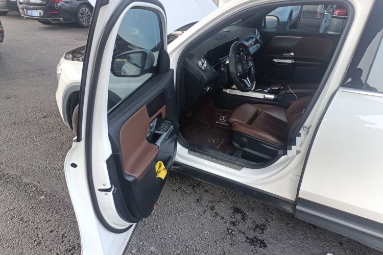 Used Mercedes-Benz GLB 2022 GLB 220 Dynamic Edition Driver Seat