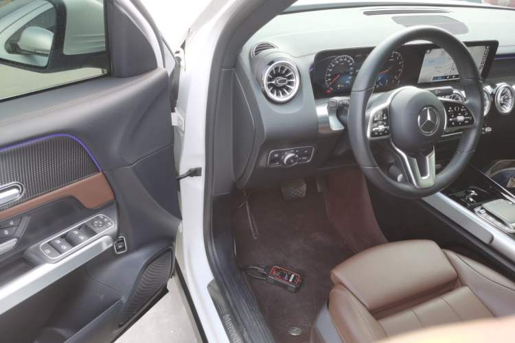 Used Mercedes-Benz GLB 2022 GLB 220 Dynamic Edition Driver Seat