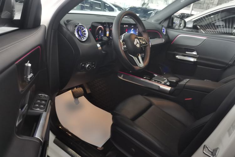 Used Mercedes-Benz GLB 2022 Refresh GLB 200 Dynamic Edition Driver Seat