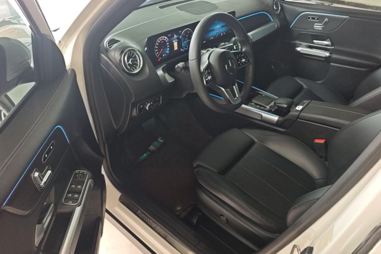 Used Mercedes-Benz GLB 2022 Updated GLB 200 Fashion Edition Driver Seat