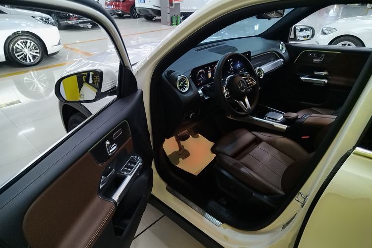 Used Mercedes-Benz GLB 2022 GLB 220 Dynamic Edition Driver Seat