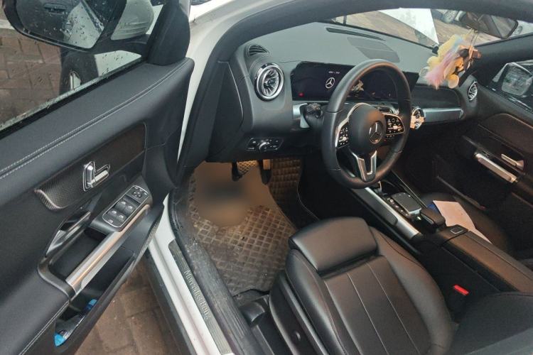 Used Mercedes-Benz GLB 2022 GLB 220 Dynamic Edition Driver Seat