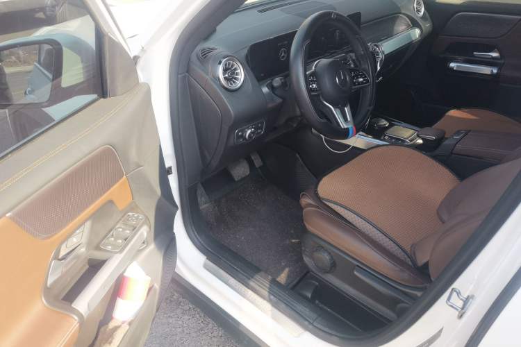 Used Mercedes-Benz GLB 2022 GLB 220 Dynamic Edition Driver Seat