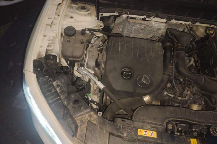 Used Mercedes-Benz GLB 2022 Second Facelift GLB 200 Fashion Edition Engine Bay Right