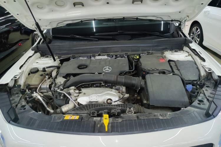 Used Mercedes-Benz GLB 2022 GLB 220 4MATIC Engine Bay