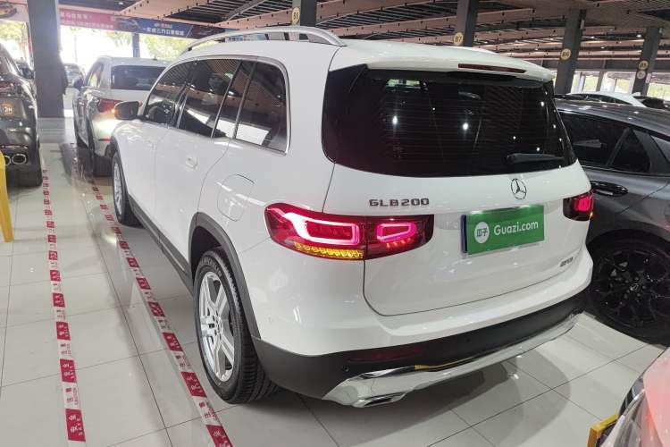 Used Mercedes-Benz GLB 2022 Second Facelift GLB 200 Fashion Edition Exterior 2