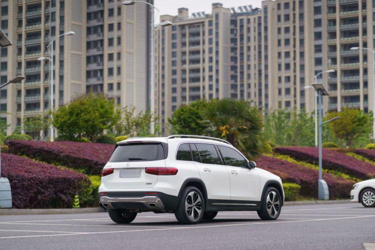 Used Mercedes-Benz GLB 2022 Updated GLB 200 Fashion Edition Exterior 3