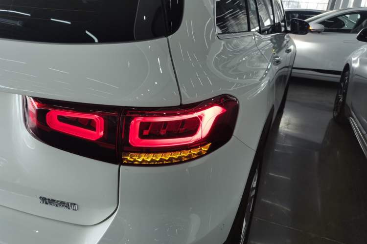 Used Mercedes-Benz GLB 2022 Refresh GLB 200 Dynamic Edition Exterior 3