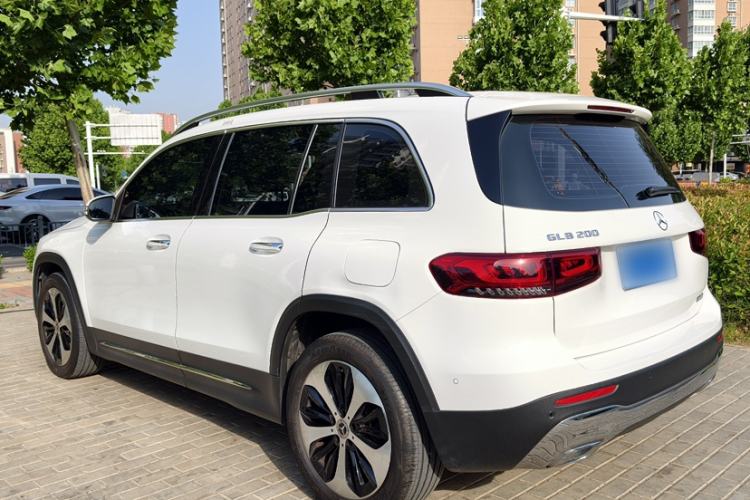 Used Mercedes-Benz GLB 2022 Updated GLB 200 Fashion Edition Exterior 4