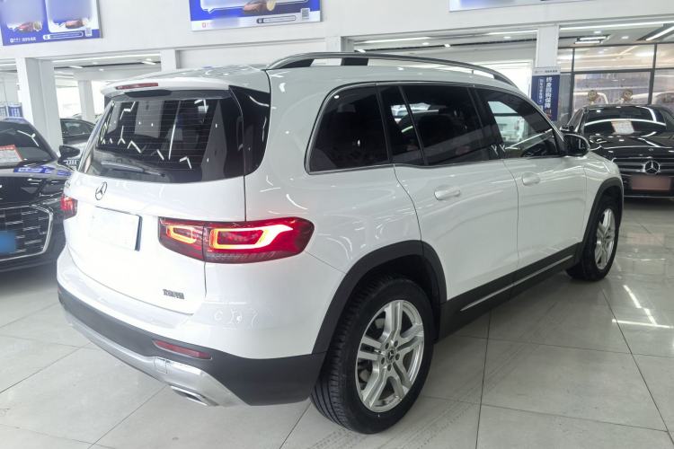 Used Mercedes-Benz GLB 2022 Second Facelift GLB 200 Dynamic Edition Exterior 4