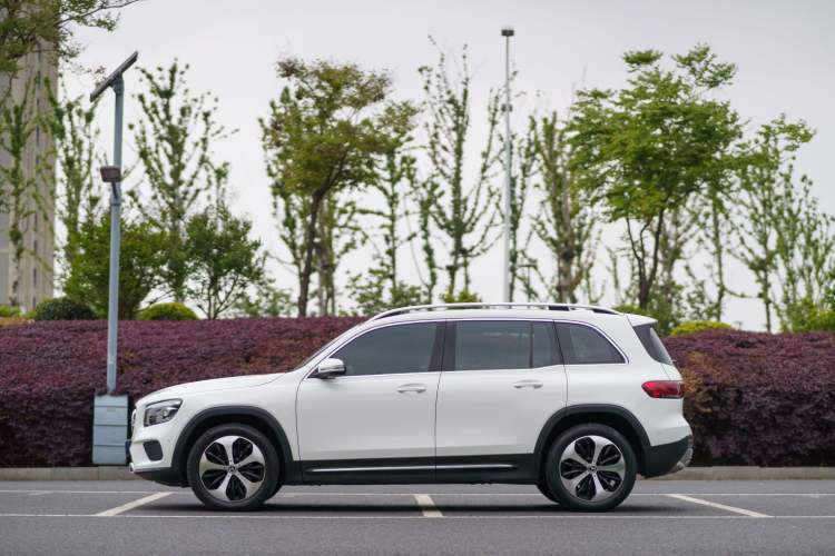 Used Mercedes-Benz GLB 2022 Updated GLB 200 Fashion Edition Exterior 6